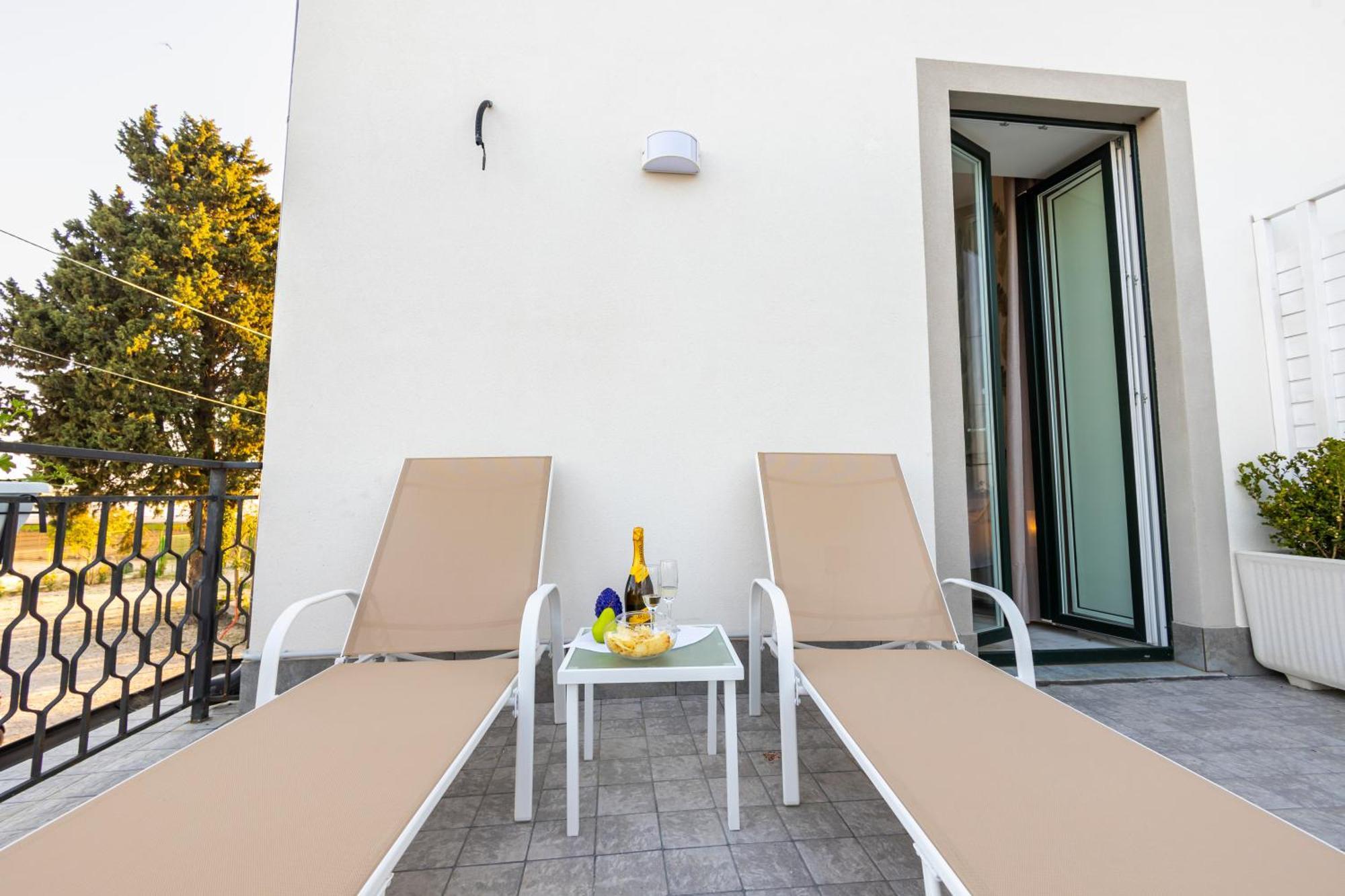 Cientopera Suite Rooms Pontecagnano Extérieur photo